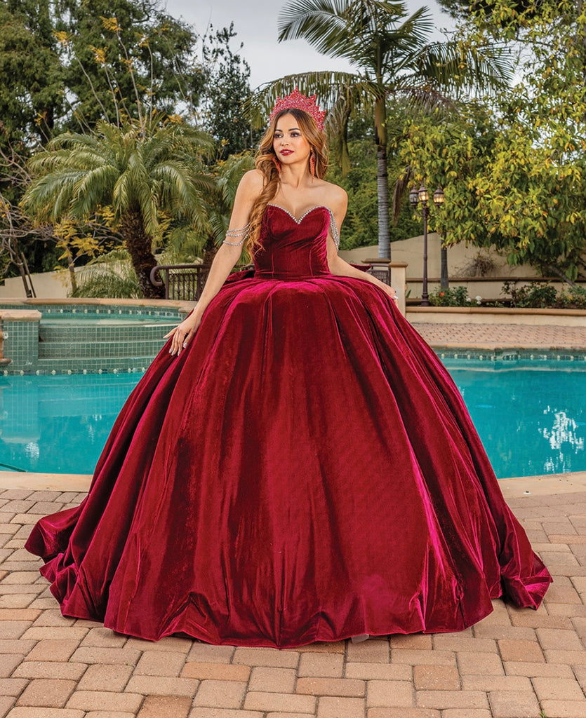 Quinceanera, quinceañera, sweet 16, engagement ball gown dresses