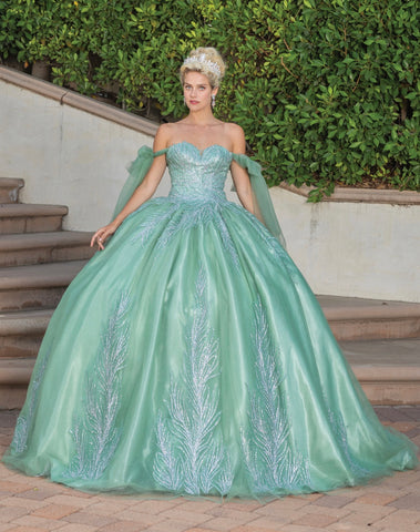 Quinceanera, quinceañera, sweet 16, engagement ball gown dresses