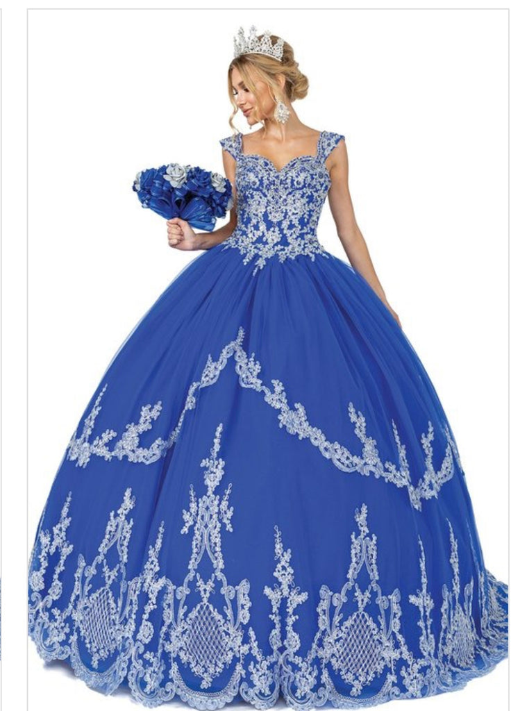 Quinceanera, quinceañera, sweet 16, engagement ball gown dresses