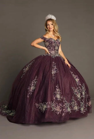 Quinceanera, quinceañera, sweet 16, engagement ball gown dresses