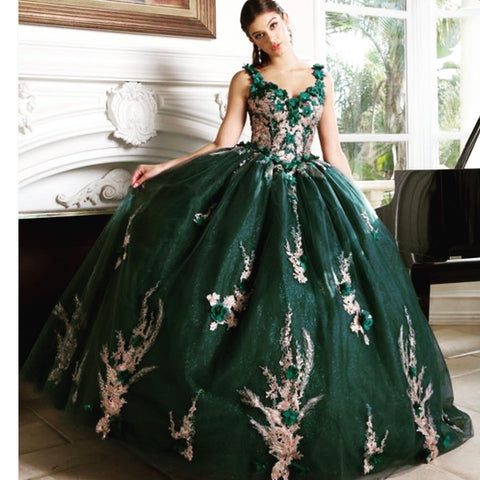Quinceanera, quinceañera, sweet 16, engagement ball gown dresses