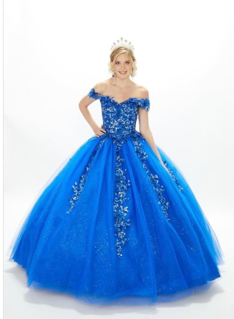 Quinceanera, quinceañera, sweet 16, engagement ball gown dresses