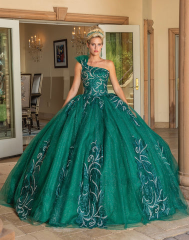 Quinceanera, quinceañera, sweet 16, engagement ball gown dresses