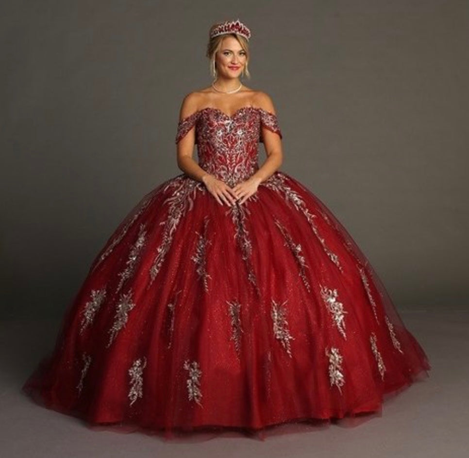 Quinceanera, quinceañera, sweet 16, engagement ball gown dresses