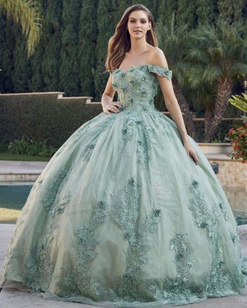 Quinceanera, quinceañera, sweet 16, engagement ball gown dresses