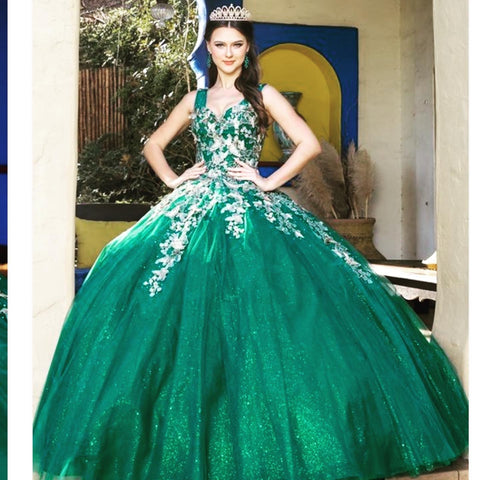 Quinceanera, quinceañera, sweet 16, engagement ball gown dresses