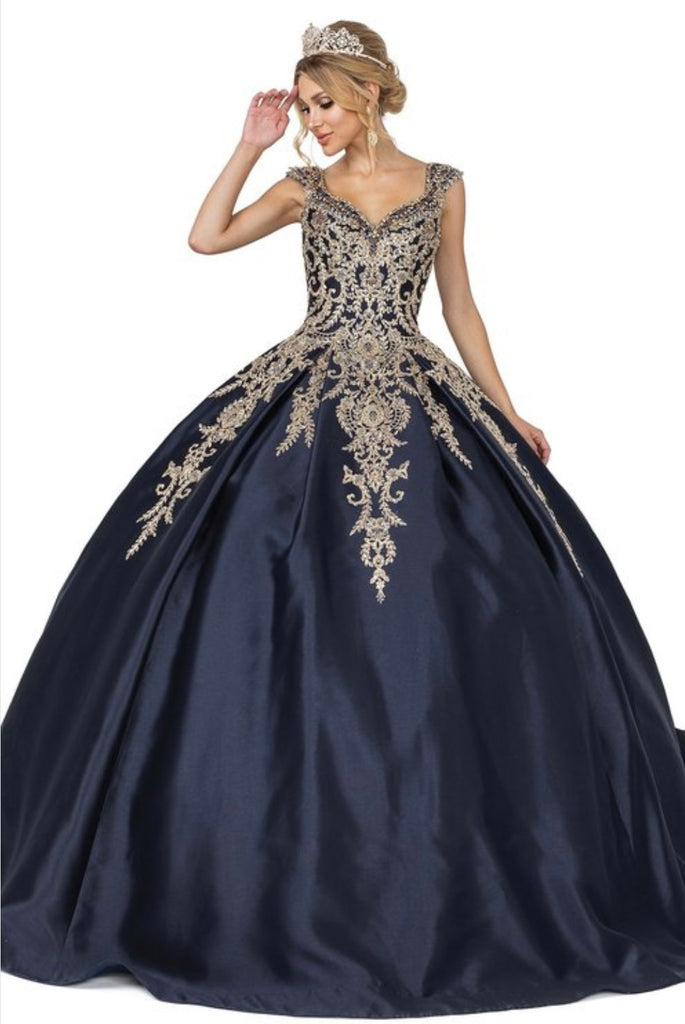 Quinceanera, quinceañera, sweet 16, engagement ball gown dresses