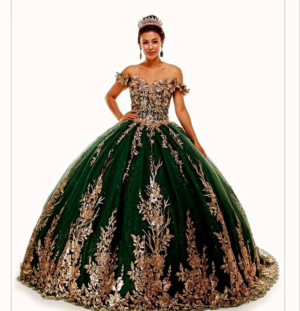 Quinceanera, quinceañera, sweet 16, engagement ball gown dresses