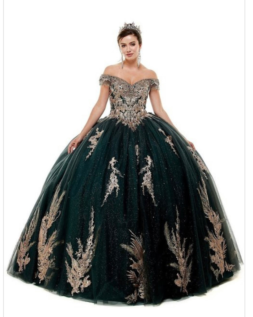 Quinceanera, quinceañera, sweet 16, engagement ball gown dresses