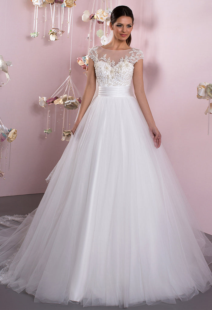 Lace tulle strapless short sleeve ivory princess ball gown lace A-Line wedding dress..
