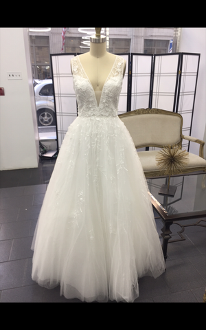 Wedding dress lace Designer