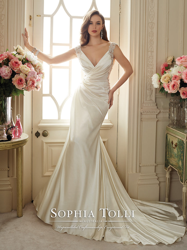 satin slim fit wedding dress Minimalist Wedding Dress French Vintage White Slim Fit Mermaid Wedding Dress
