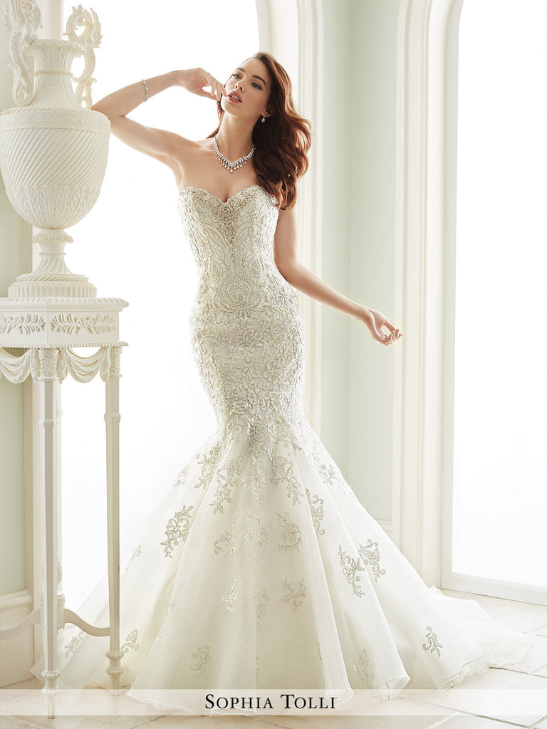 Sophia Tolli Strapless Organza Trumpet With Sweetheart Neckline Wedding Dress Sophia Tolli Strapless Organza Trumpet With Sweetheart Neckline Wedding Dress