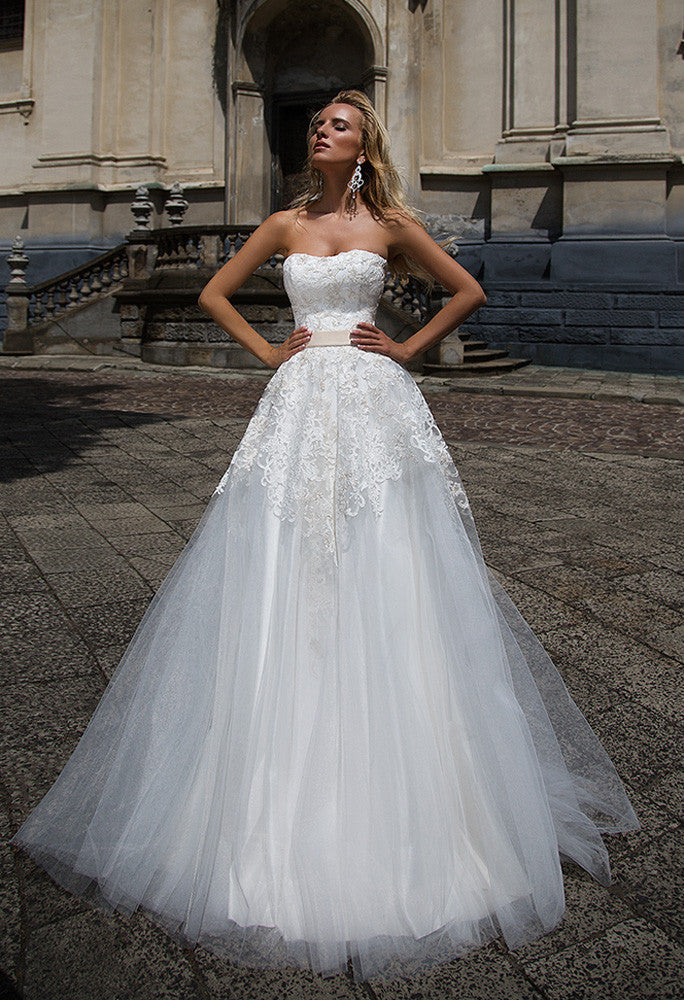 Lace tulle A-LINE Wedding Dress..